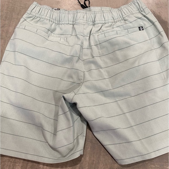 IPD striped shorts in HENRY fit! See pic for all the details & measurements 🕺🏻 - Picture 2 of 12